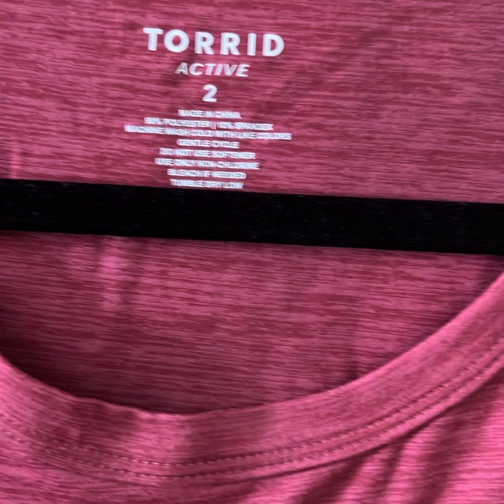 Torrid active shirt - Picture 2 of 4